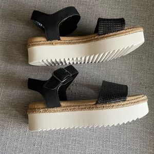New black ClarKs sandals